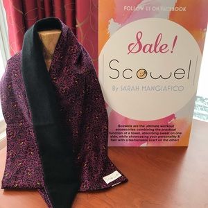 SCOWEL: Towel/scarf fitness accessory. Sweat&Mode